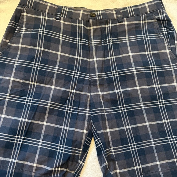 Men Shorts - Picture 4 of 9
